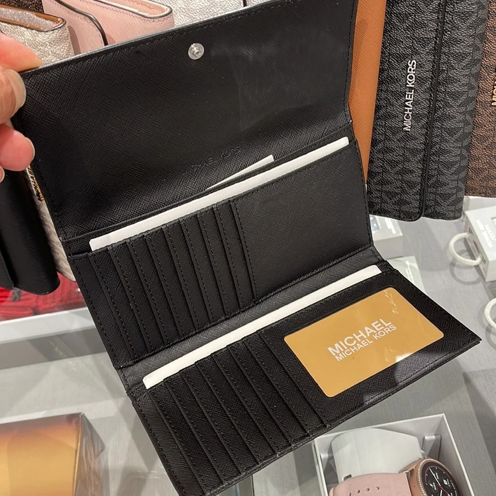 MICHAEL KORS JET SET TRAVEL LARGE TRIFOLD WALLET BLACK COLOR